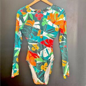 Vince Camuto Tropical Floral Long Sleeve Cutout One Piece Swimsuit Size 8